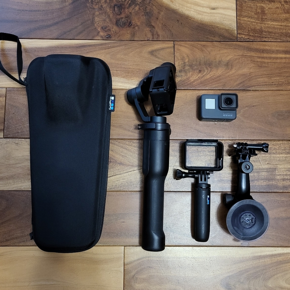 GoPro Hero5 & Karma Gimbal, Case, Battery, 32GB Card, Shorty Tripod, Suction Cup
